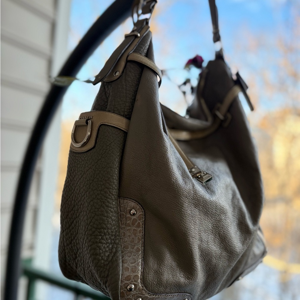 Coach Pinnacle Allie Hobo | 18665 | Rare Pinnacle Collection | 2 Hangtags | EUC - Picture 5 of 16